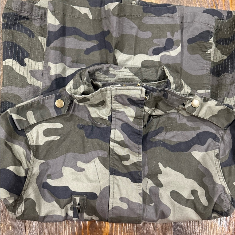 Camouflage Women's Jacket - Picture 9 of 10